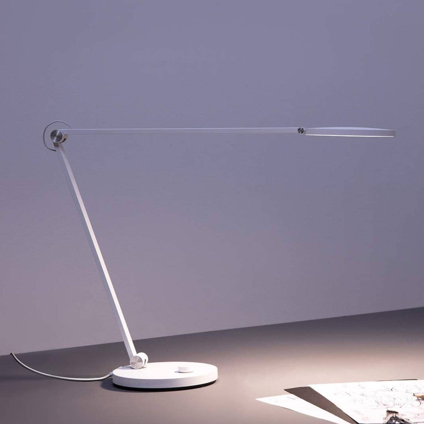 Xiaomi-MI-Smart-LED-Desk-Lamp-Pro-white-2.jpg